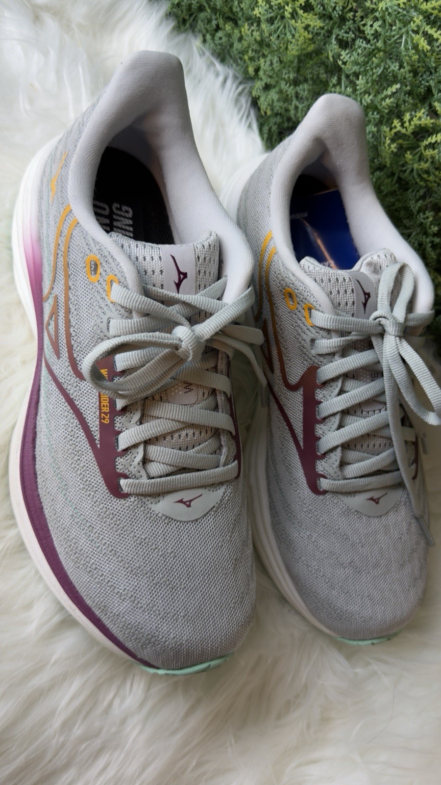 Mizuno Wave Rider 29 Women’s Gray/Purple Low-Top Lace-Up Mesh Running Sneakers