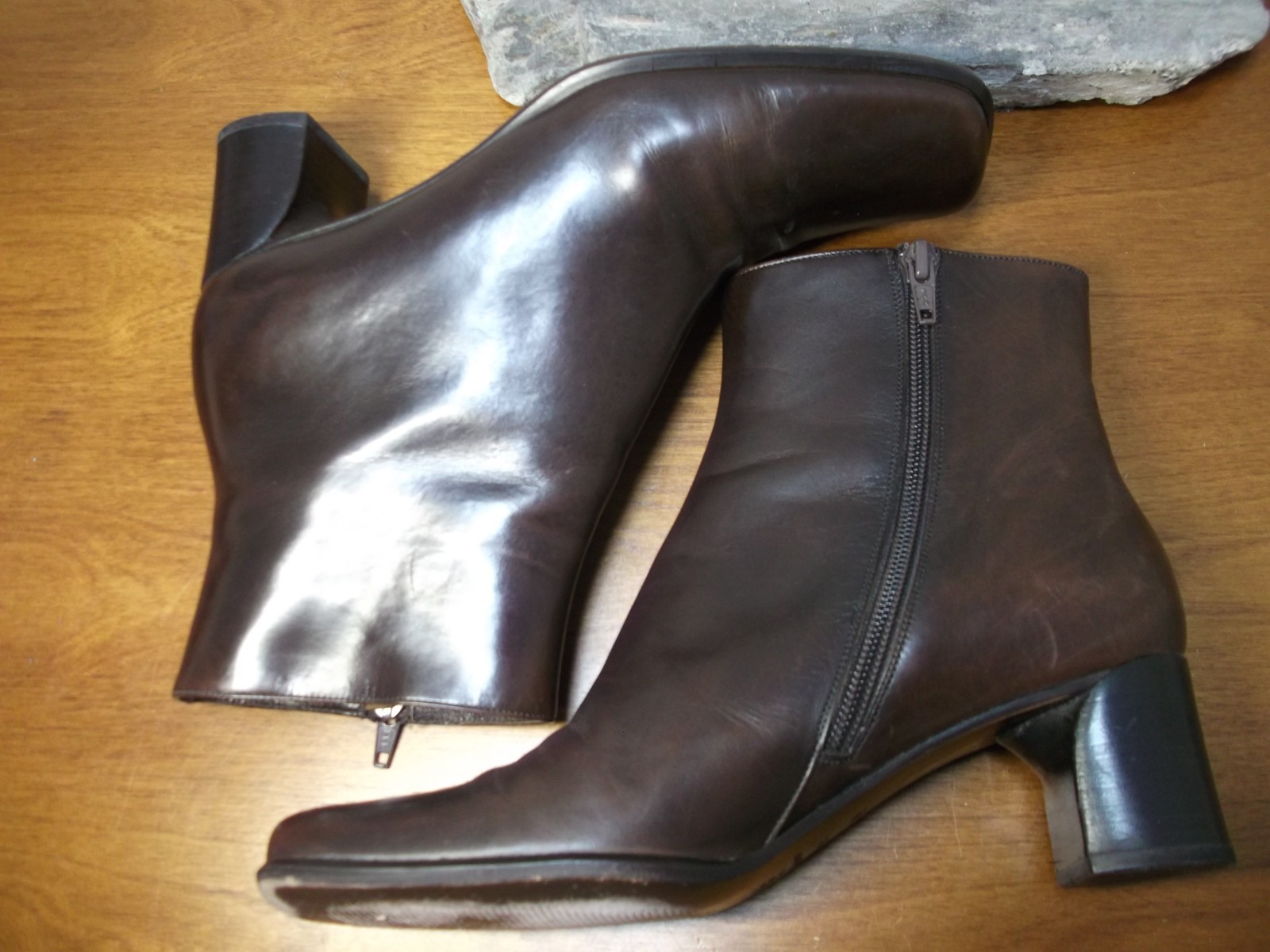 Via Spiga Vtg Italy Women’s Sz. 7. M /37.5 EU / 2 in heel Leather Booties