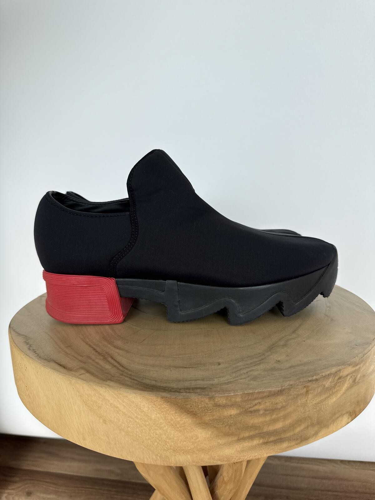IRI NYC WES I Black/Red Low Top Sneaker40.5