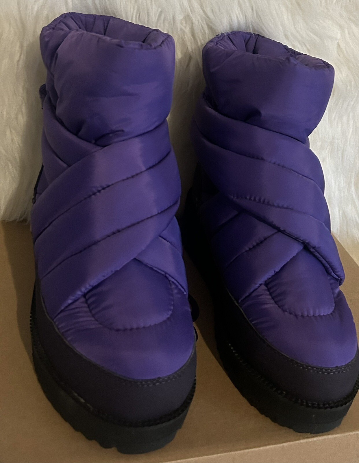 UGG MONTARA VIOLET BLOOM WATERPROOF PUFFER WINTER BOOTS, WOMEN US 6