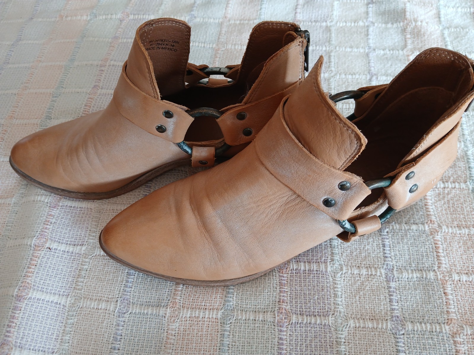 Frye Ray Harness Women’s Size 9.5 B Back Zip Tan Leather Booties