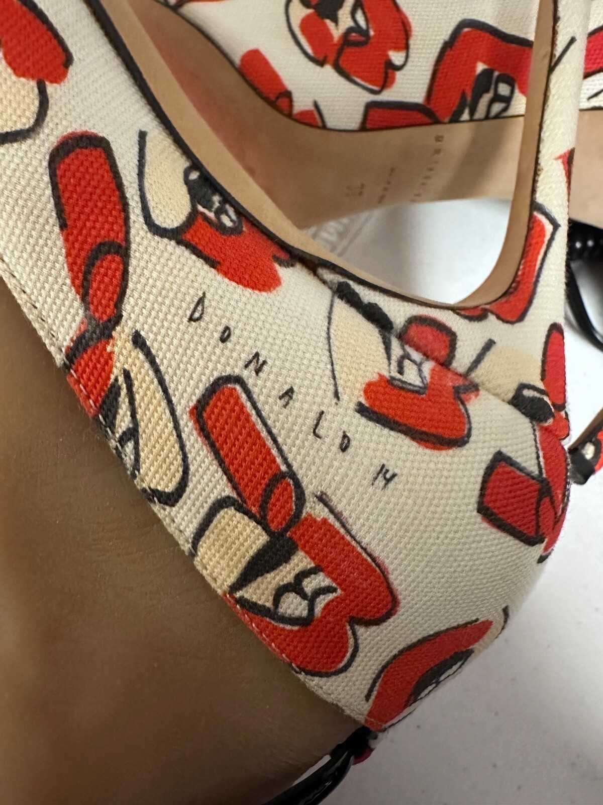 Brian Atwood Donald Robertson Pumps Women 38 Rare Lip Print Statement Heels Art