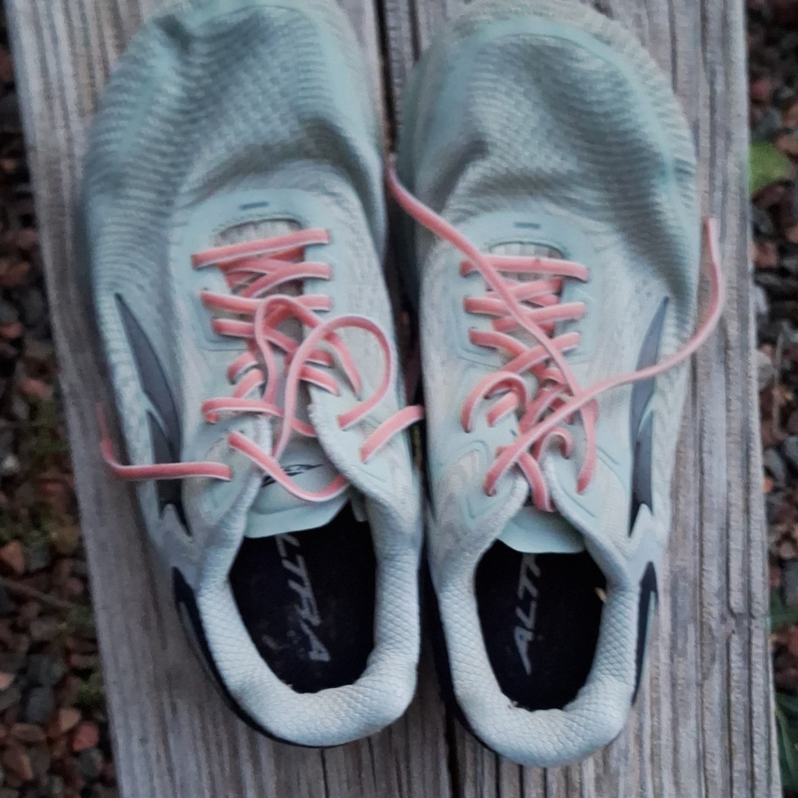 Altra Torin 5 Women’s Low Top Gray/Pink Mesh Lace-Up Sneakers AL0A547X007