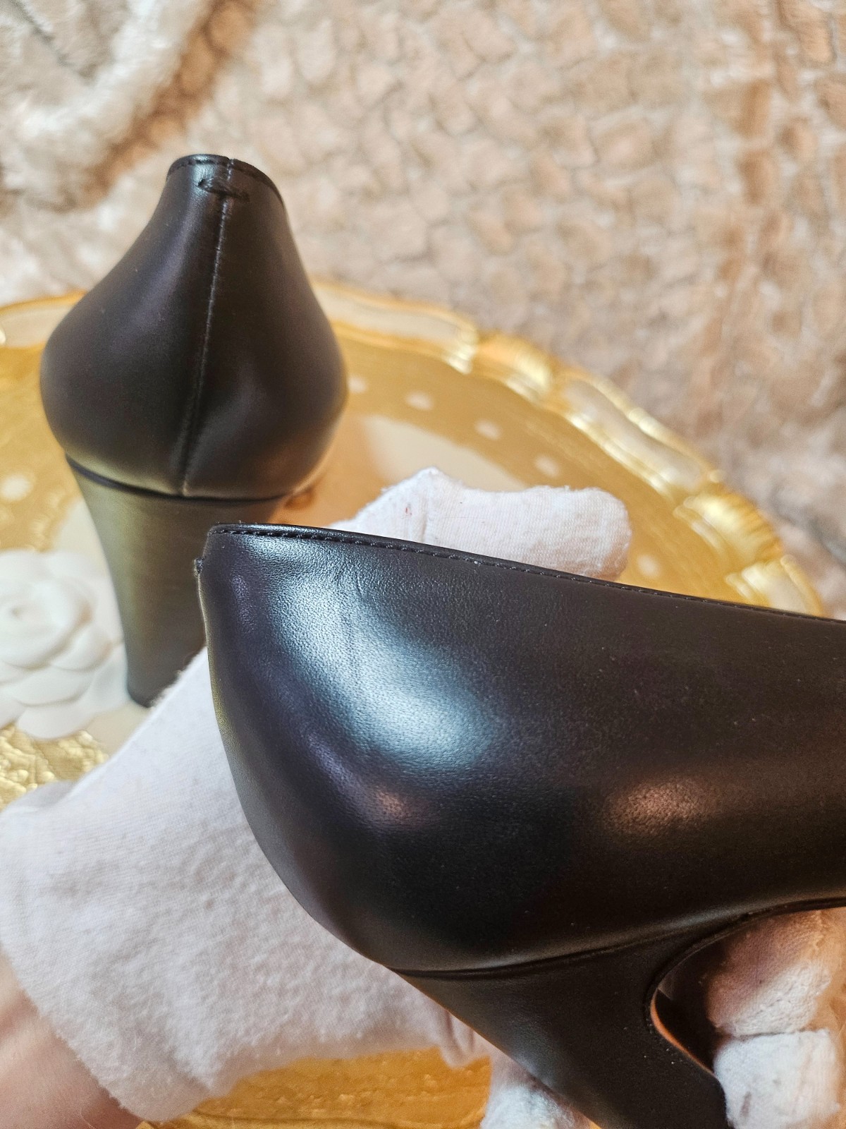$1.1K Calvin Klein Collection Black & White Pumps 40 (IT), fits 9 (US), NIB