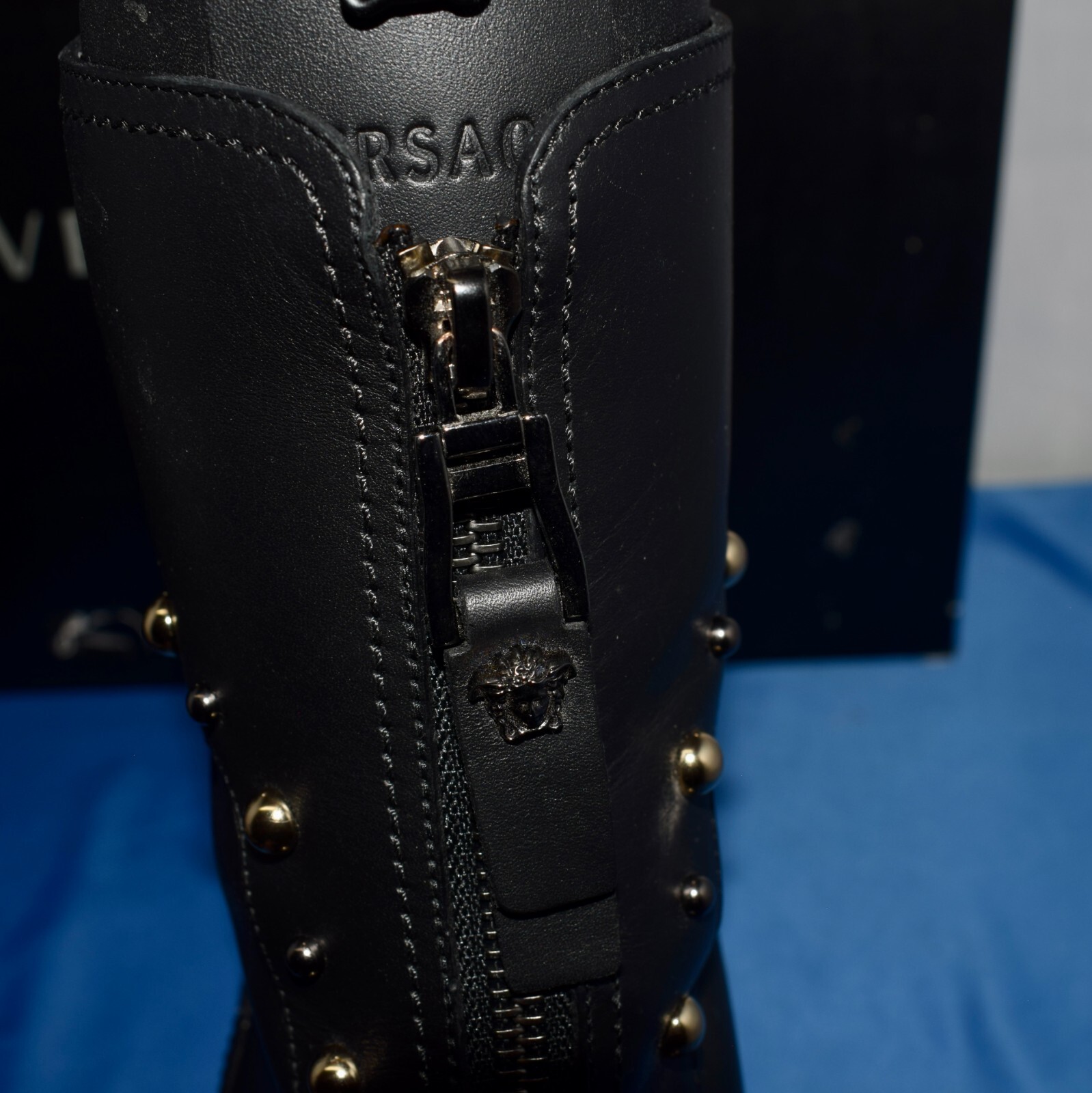 Womens Versace Black City Stud Combat Biker Size 40 Ankle Zip Up Boots ~ HS4