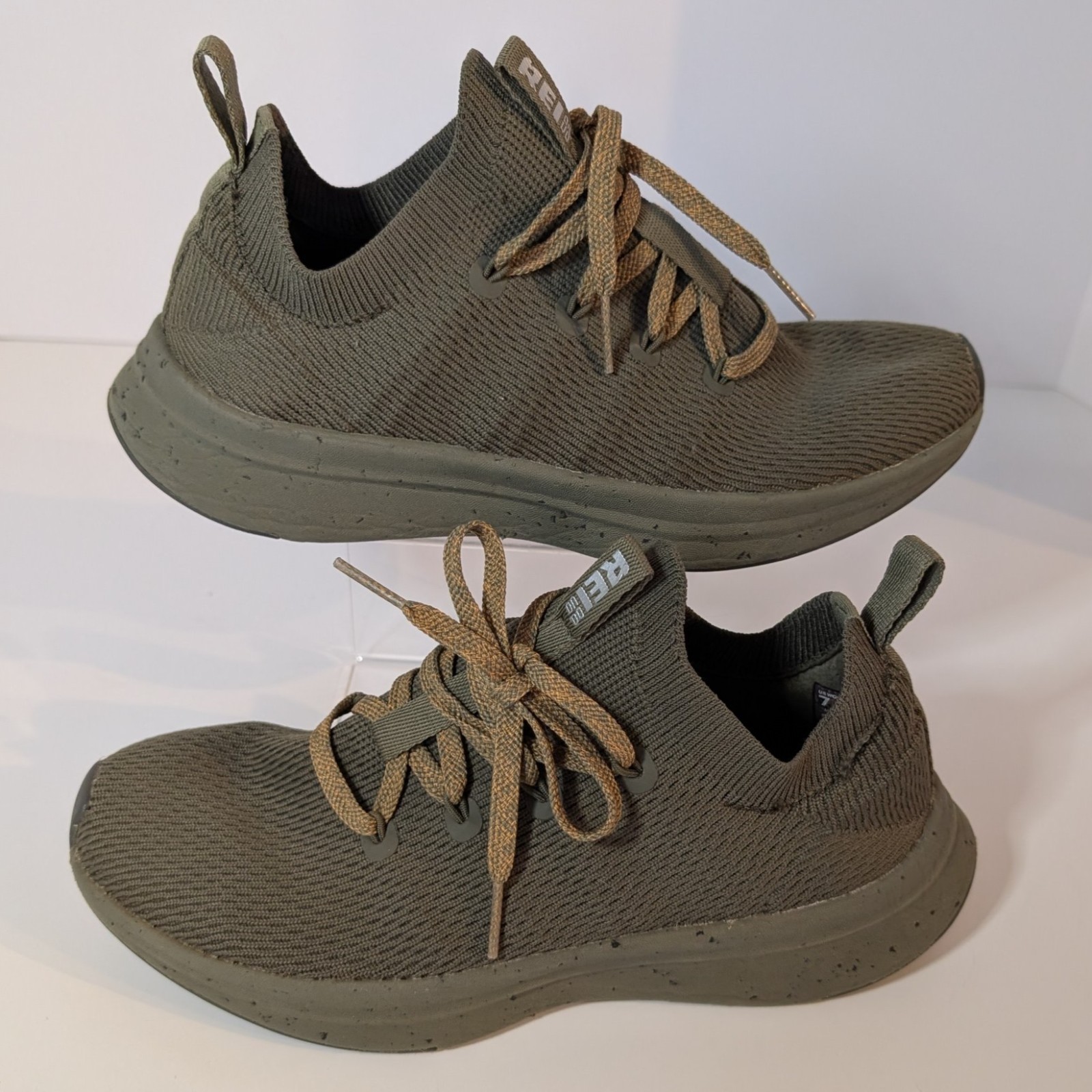 REI CoOp Beyonder Athletic Outdoor Hiking Shoes Olive Green Trailbed, Womens 7.5