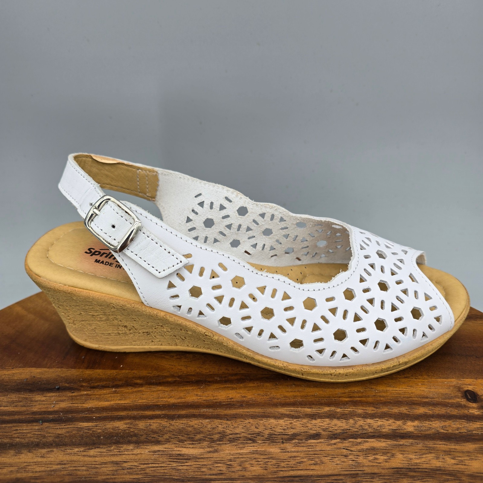 Spring Step Footsie Slingback Sandals Women’s 6 White Leather Laser Cut Shoes