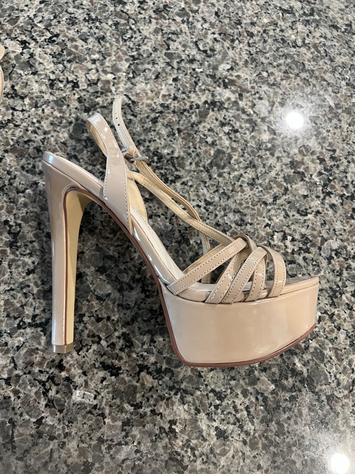 Chinese Laundry Women’s Beige Patent Strappy Platform Open Toe Buckle Heel 8