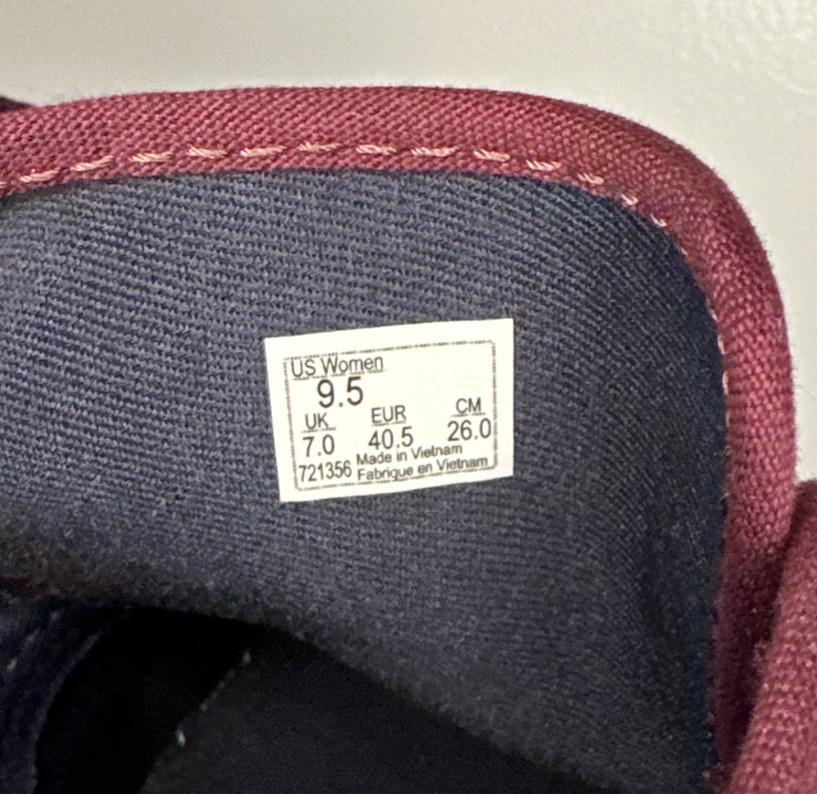 Vans Authentic Lo Pro Maroon Suede Low Top Sneakers Women’s 9.5 Burgundy Shoes