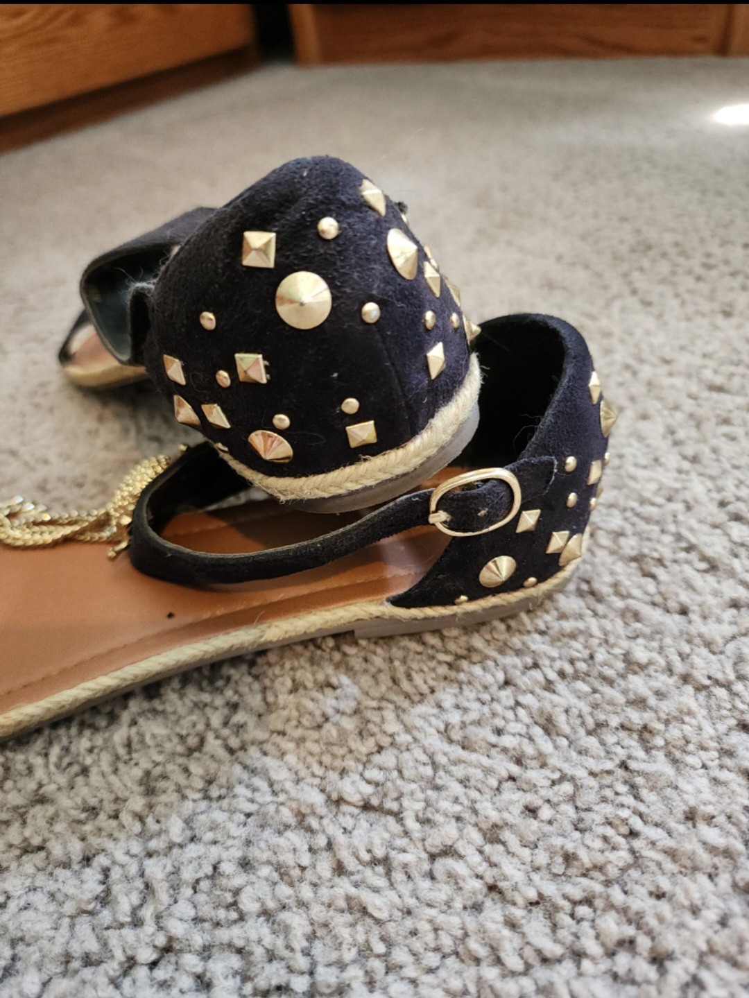 Women’s Black/Gold Strappy Flat Sandals Skull Chain Stud Buckle