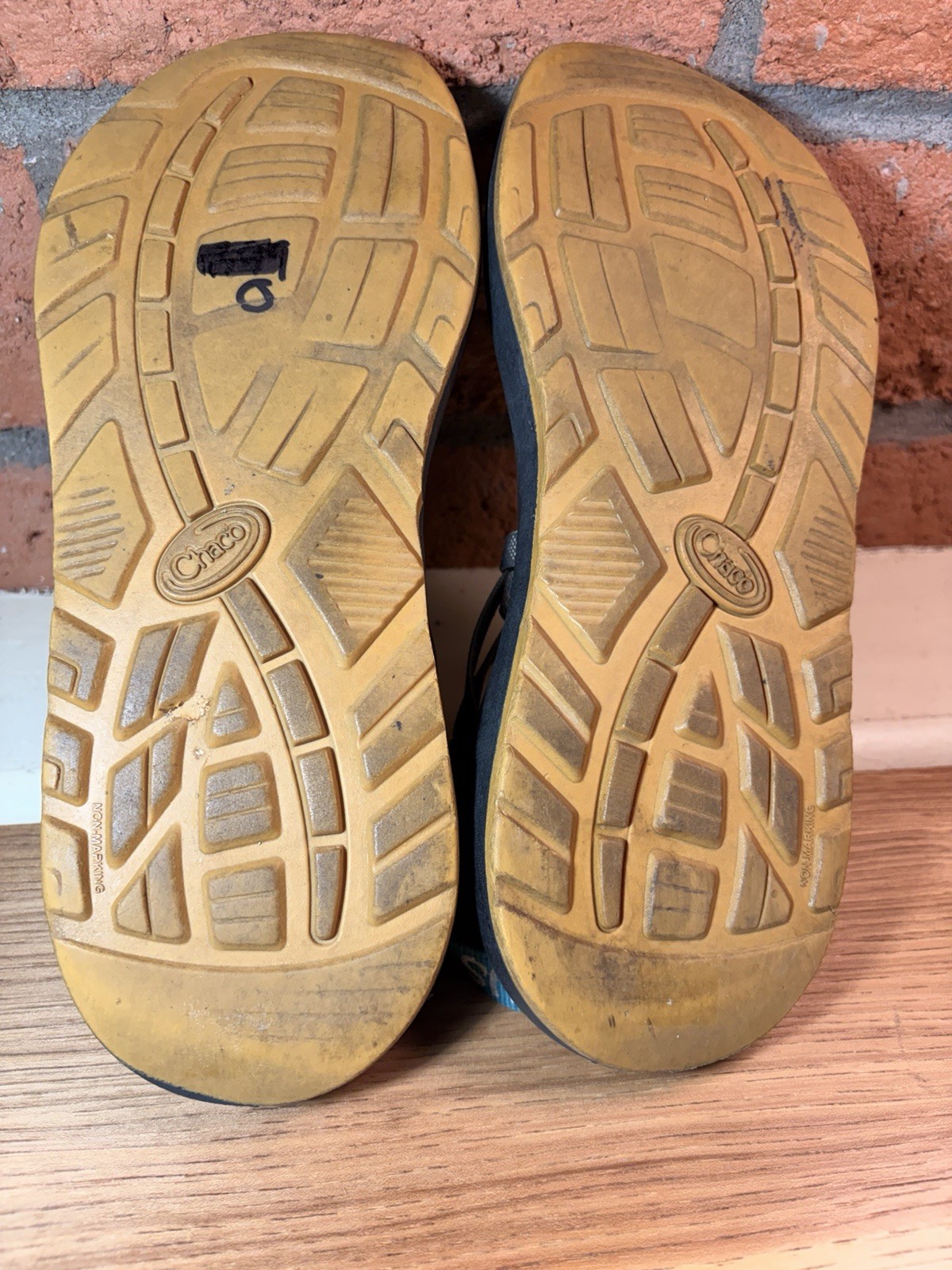 Chaco «Jesus Freak» Z/X2 Classic Sandals Multicolor Women Sz 9 Assembled In USA