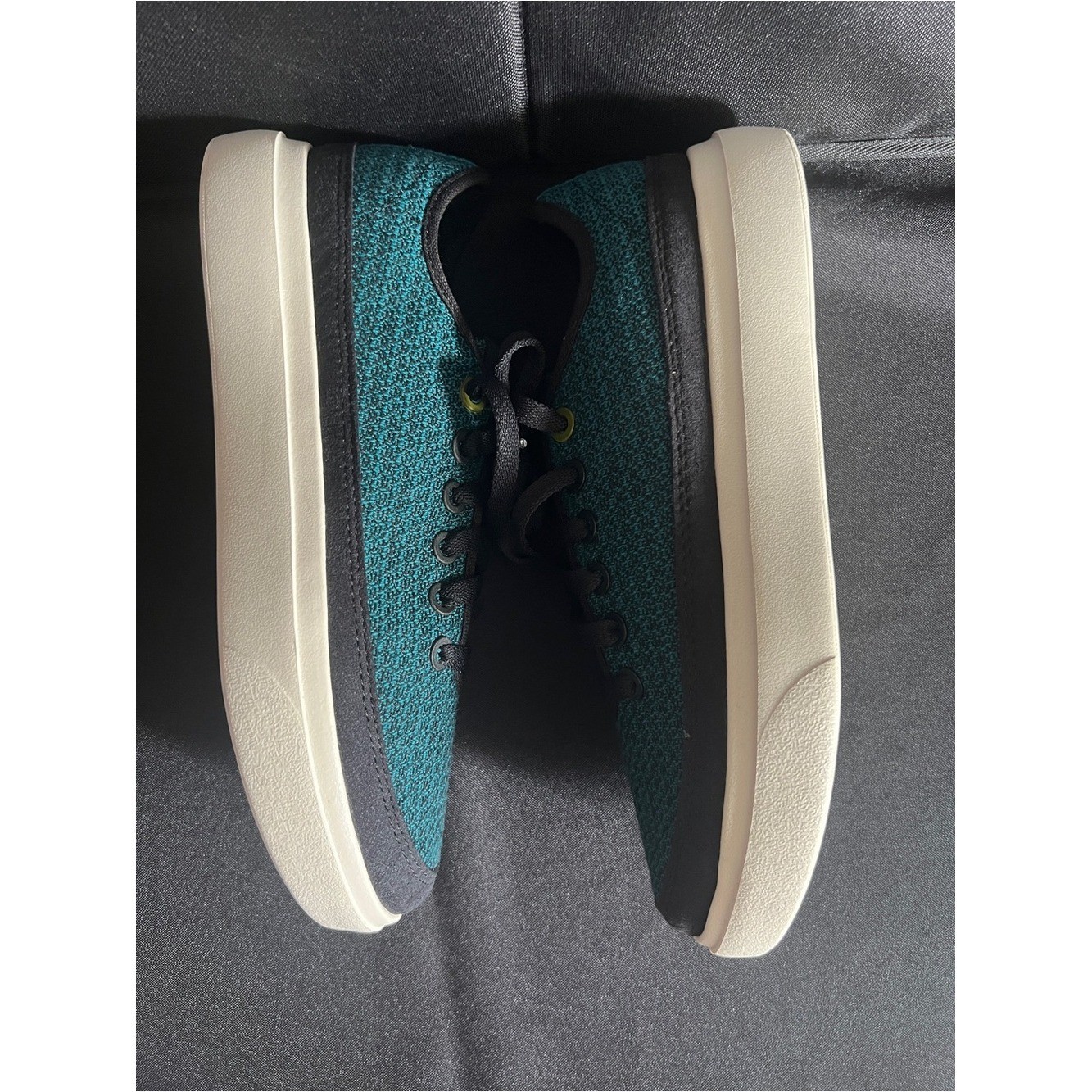 Allbirds Women’s Wool Piper 2 – Teal Sneakers with Black Trim – size 10