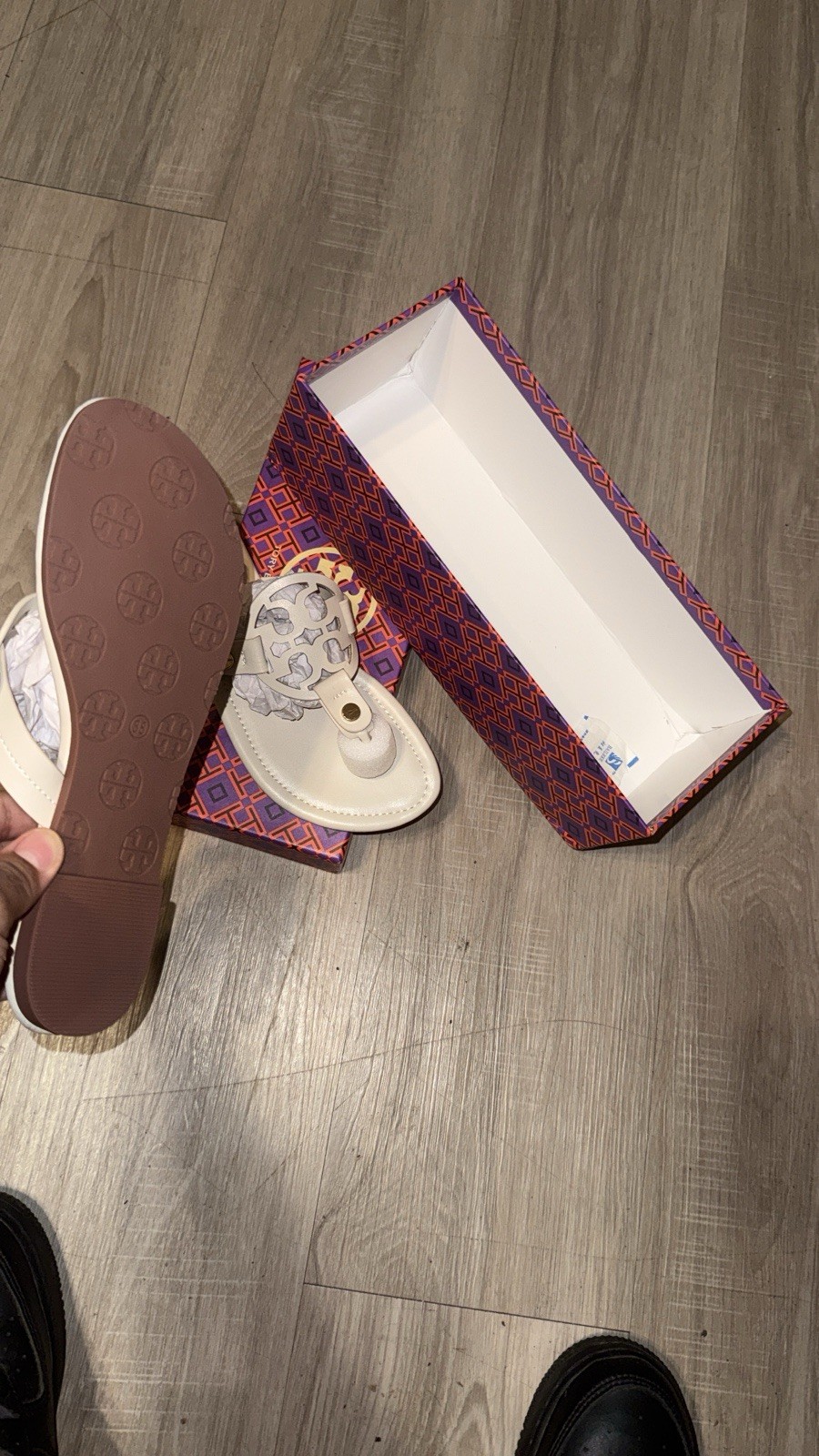 Tory Burch Women’s White Leather Logo Thong SlipOn Sandals 6.5 New Box QT 1.1