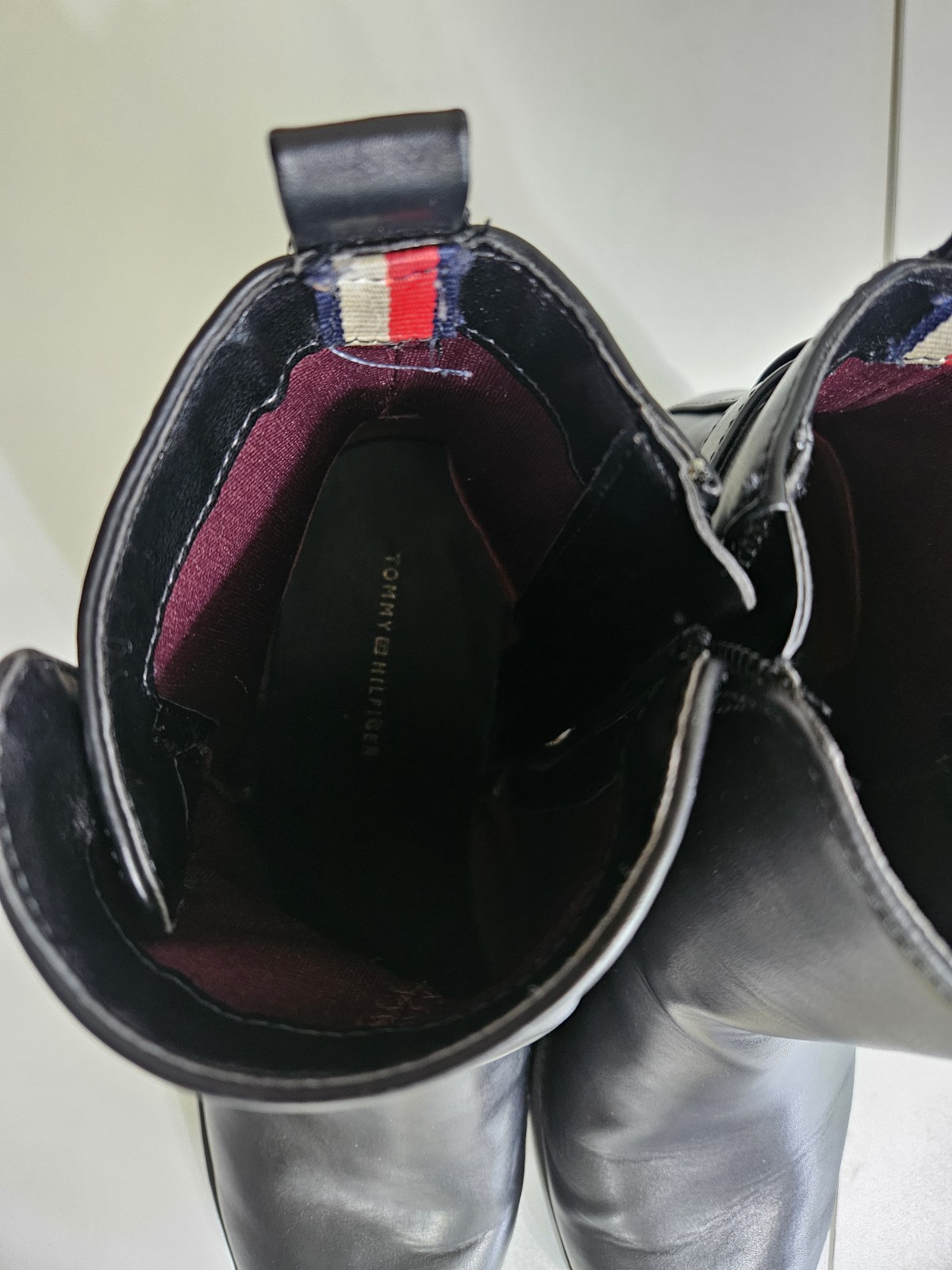 Tommy Hilfiger Womens Black Leather Ankle Boots Gold Logo Zipper Size 8M