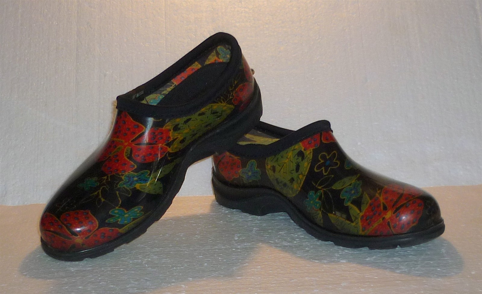 SLOGGERS WATERPROOF GARDEN/COMFORT SHOES BLACK W/FLORAL PRINT SZ 7M