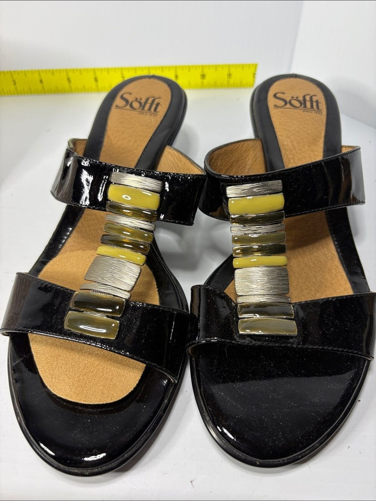 Sofft White Two-Strap Slide Mule Clogs. Box 29