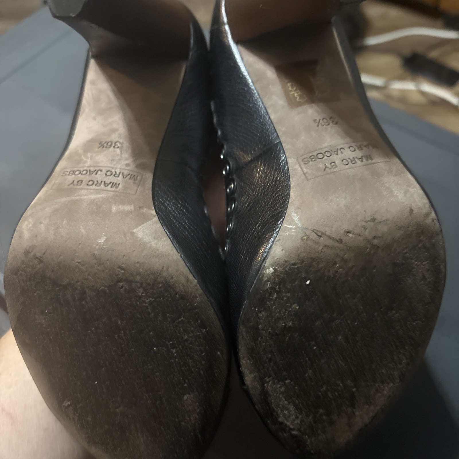 Marc by Marc Jacobs Fits Like 7.5,EU 36.5 Black Leather Studded Wood Heels Pumps