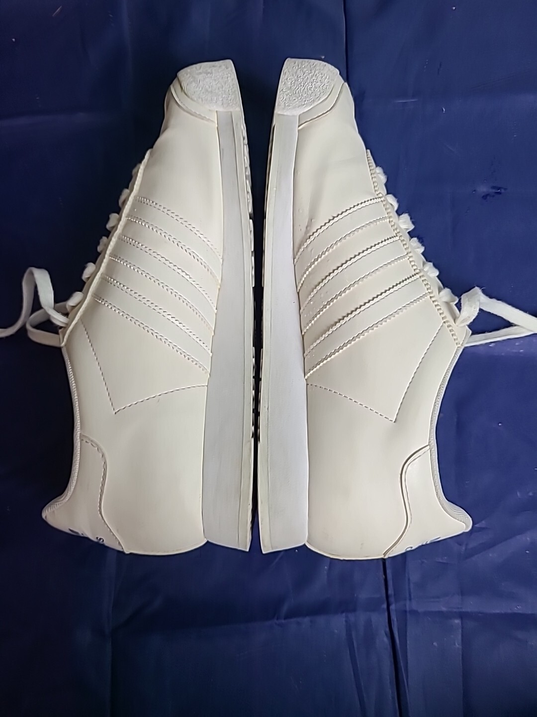 Adidas Triple White Samoa OG Low Top Women’s Size 9.5-Clean