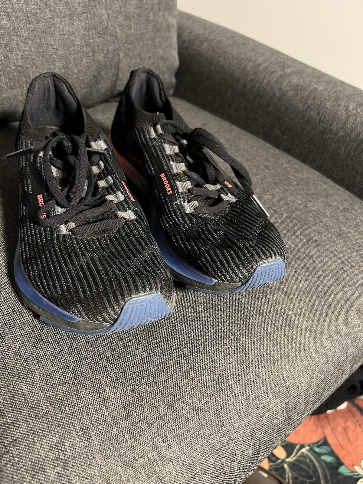 Brooks Ricochet 2 ladies Lace-Up Mesh Low Top Sneakers Black/Blue/Red