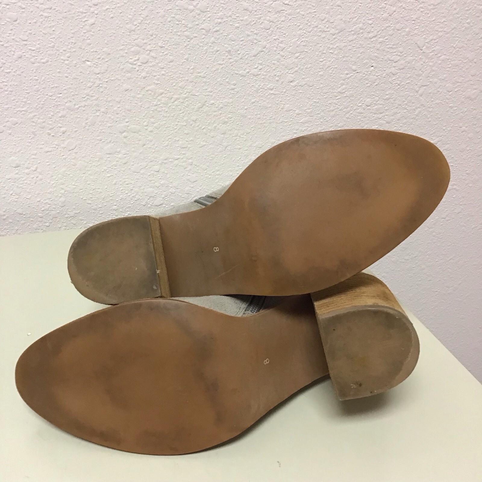 Jeffrey Campbell Kamet Neutral Taupe Bootie Sz 8 Stacked Wooden Heel
