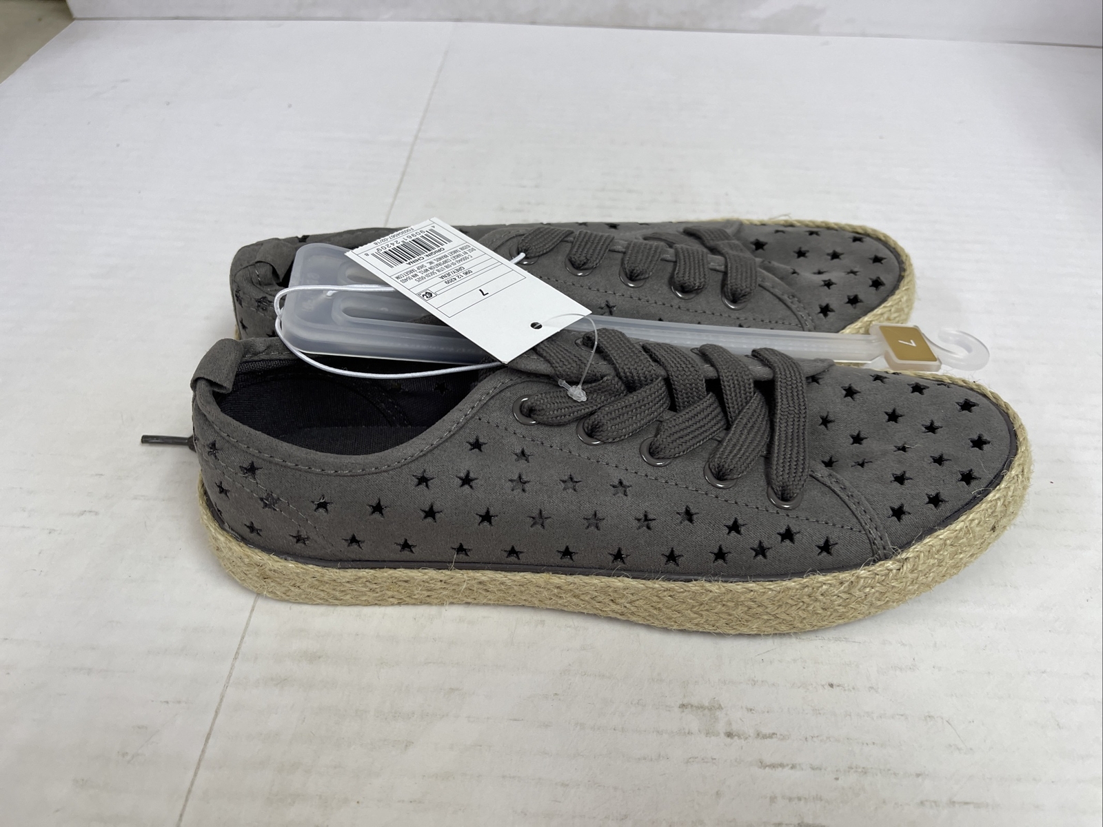 Universal Threads Womens Size 7 Gray Jena Espadrille Star Cut-Outs Sneakers