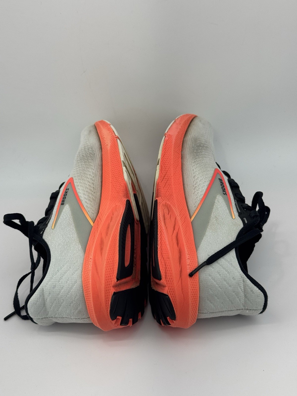 Brooks Launch 10 Women’s White Firery Coral Running 1203981B410 Size 8 B