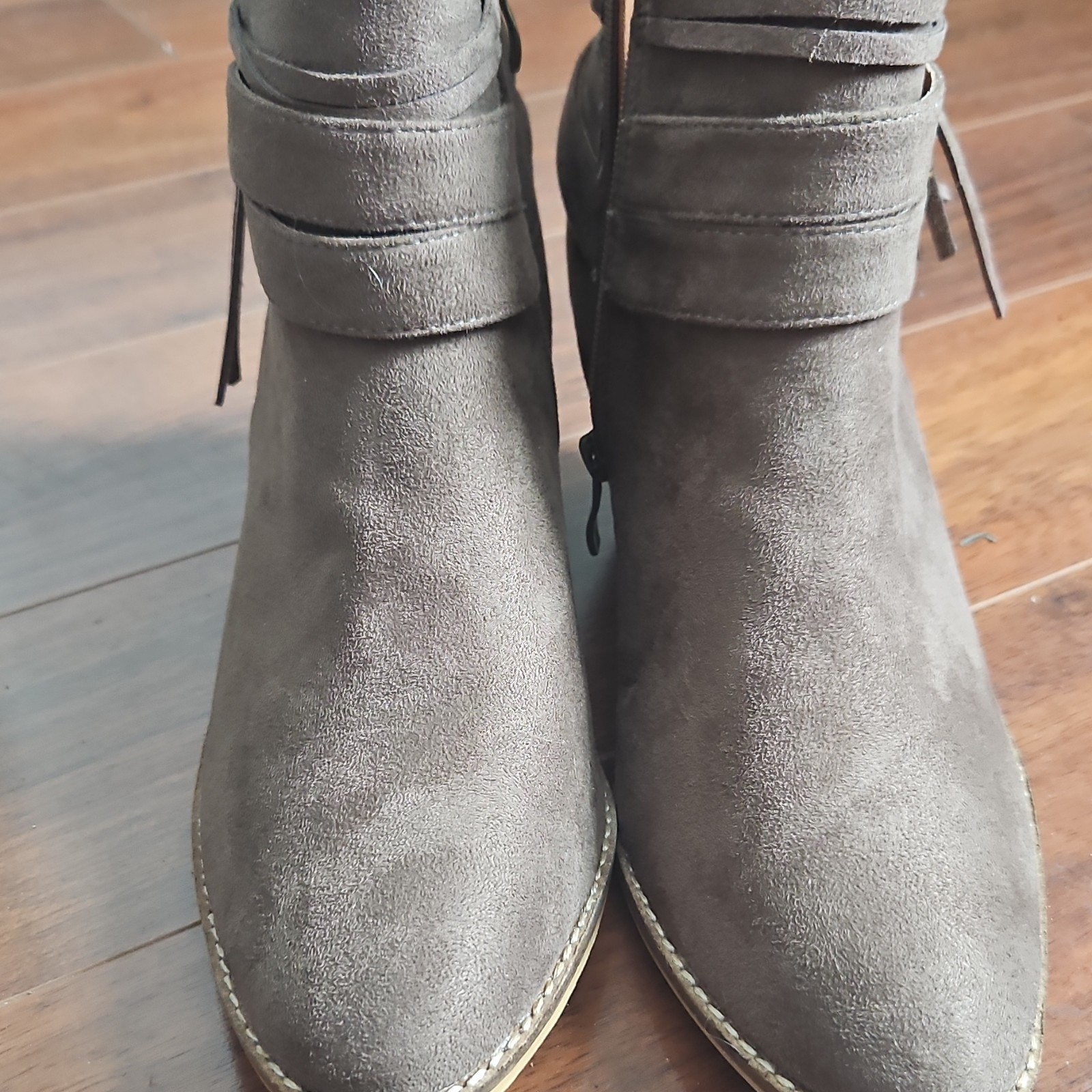 Boutique by Corkys Brown Suede Ankle Bootie Zipper Strap Tassel Size 11