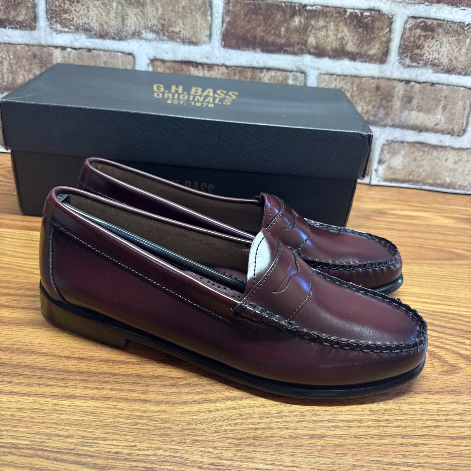 New GH Bass Women’s Whitney Weejuns Penny Loafers Size 9.5 M