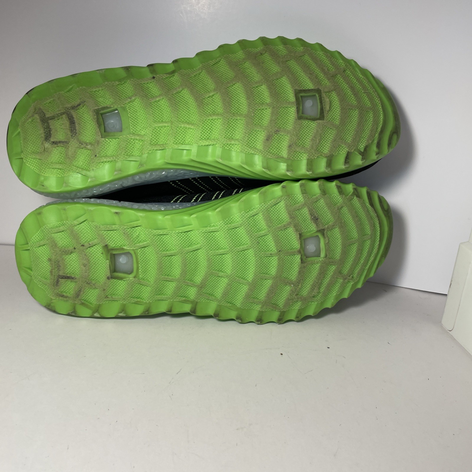 DANSKIN POSITIVE LOAFER SHOES SLIP-ON KNIT SNEAKERS BLACK LIME GREEN 9