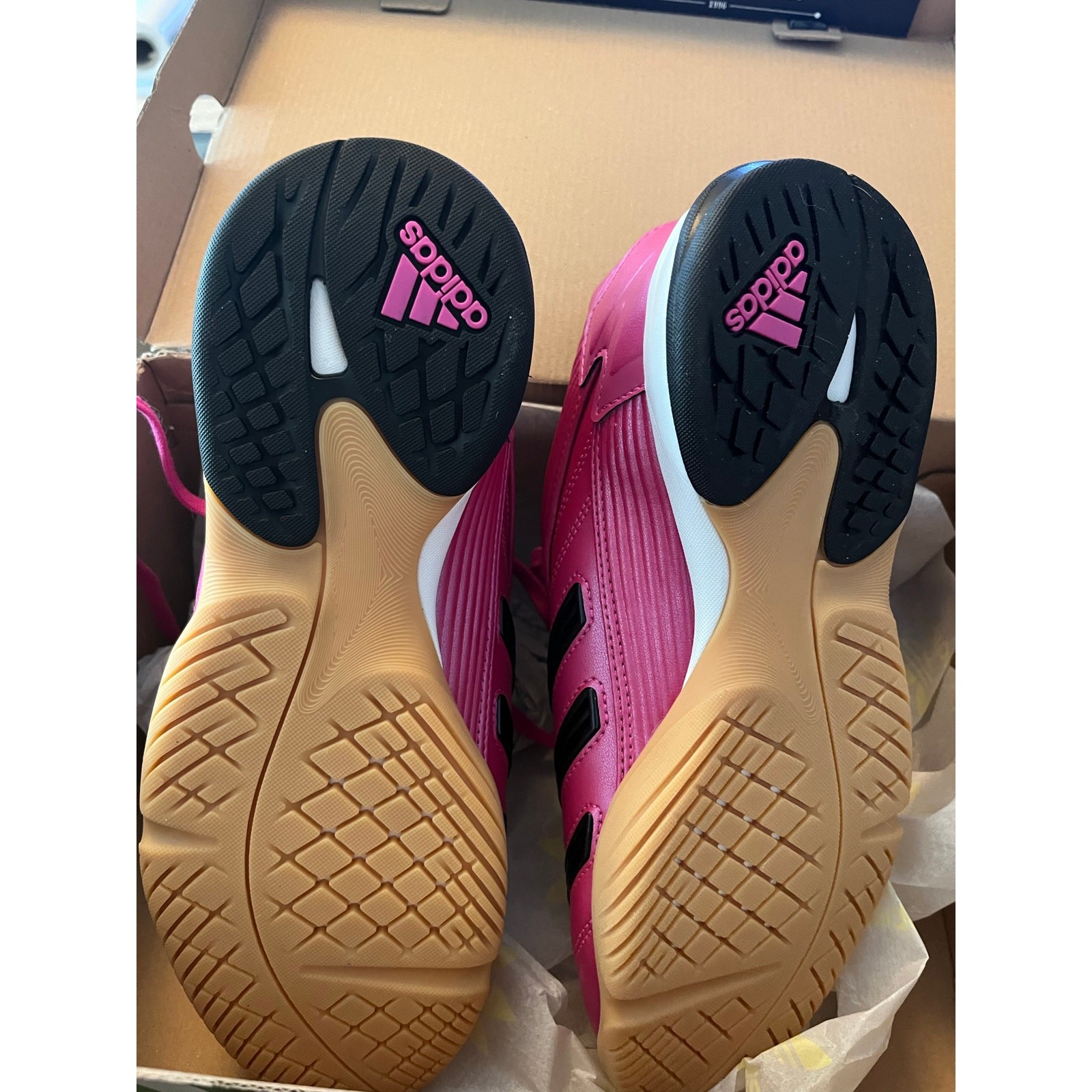 NEW ADIDAS Predator Sala Women’s 5 JR1641 Pink