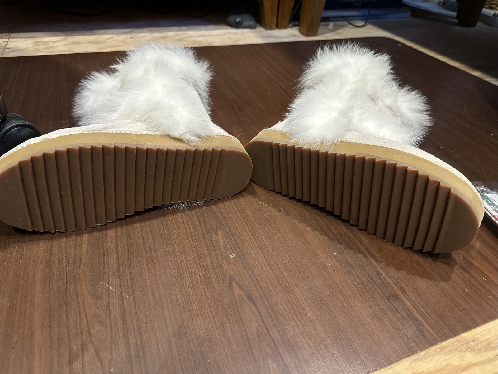 AUSLAND 9256 Women’s Fashion Fur Boot Snow White Faux Fox Fur Size 9.5 Suede