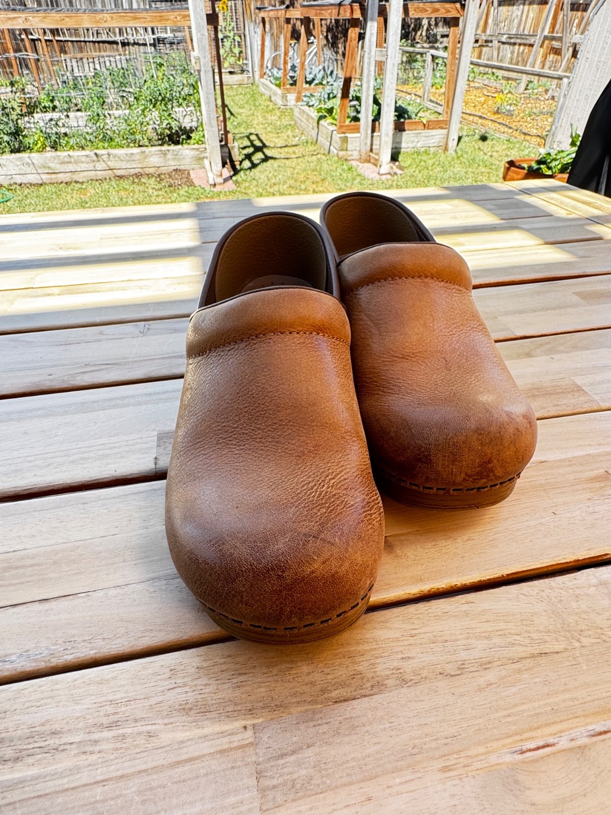 DANSKO PROFESSIONAL HONEY DISTRESSED CLOGS 306-581464 WOMEN EU 39 US 8.5-9