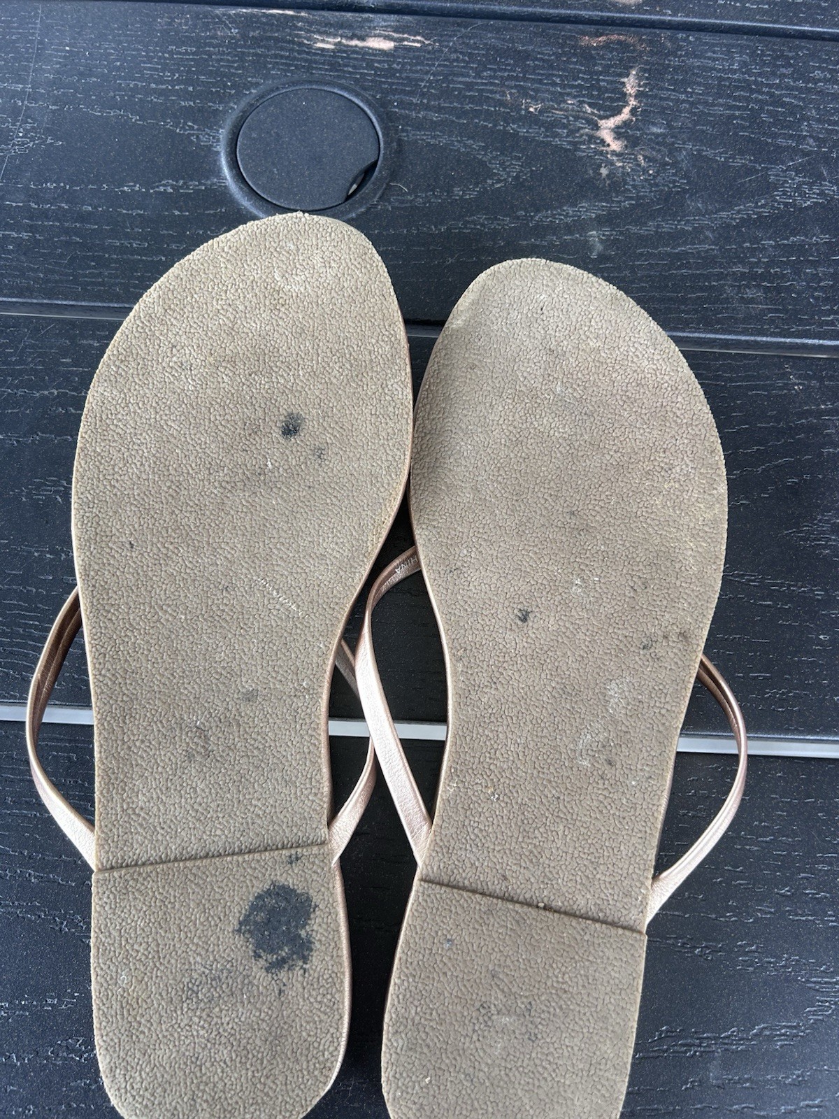 Aerie And Old Navy Flip Flops Both Size 7 Lot Of 2