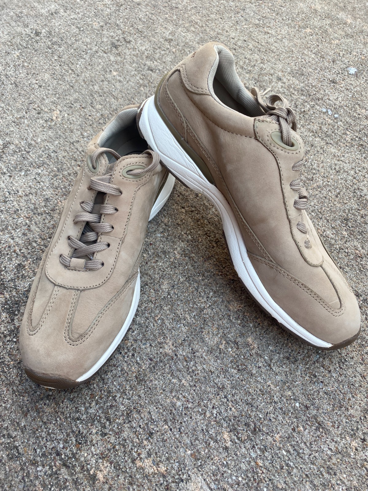 Women’s Beige Rockport Soft Cushion Sole Lace Up Walking Sneaker, Size 6