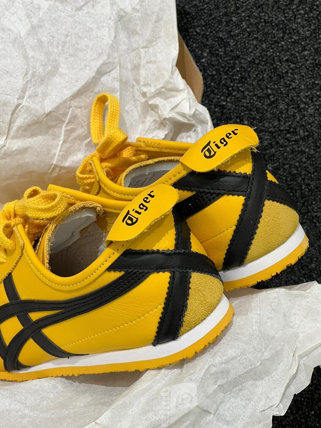 Brand New MEXICO 66 YELLOW BLACK Shoes New With Box 1183C102-751