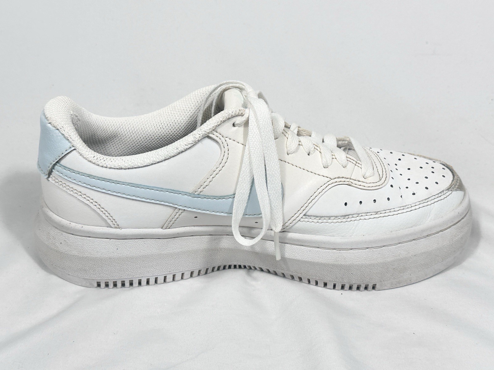 Nike Court Vision Alta Women’s Size 10 White Sneakers Basketball Trainers