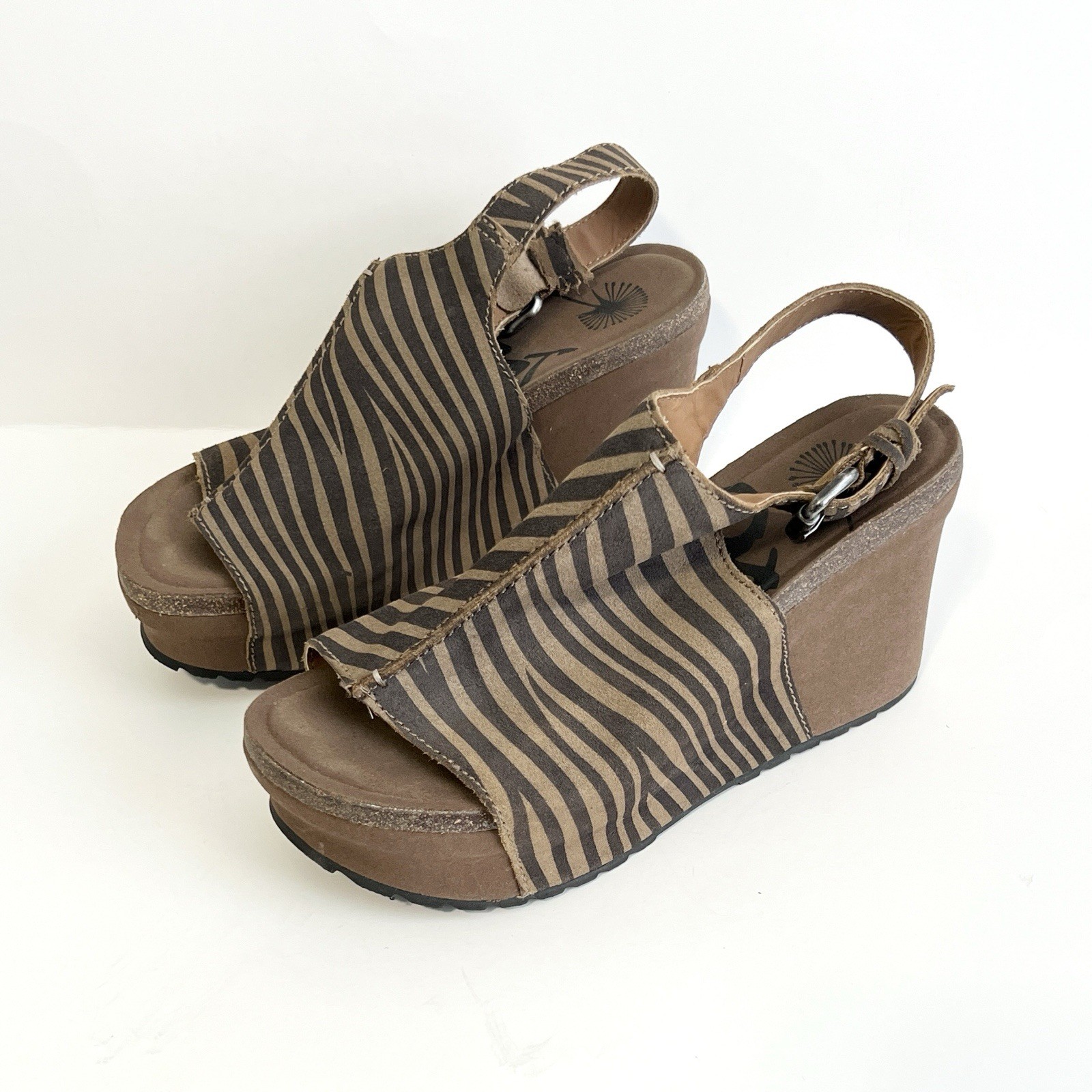 OTBT Women’s Jaunt Platform Buckle Wedges Tiger Print Size 7