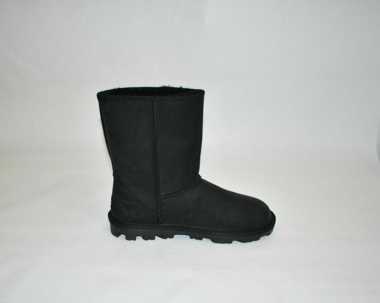 New! UGG Essential Short UGGpure Wool Lined Leather Boot Size 5 1111513