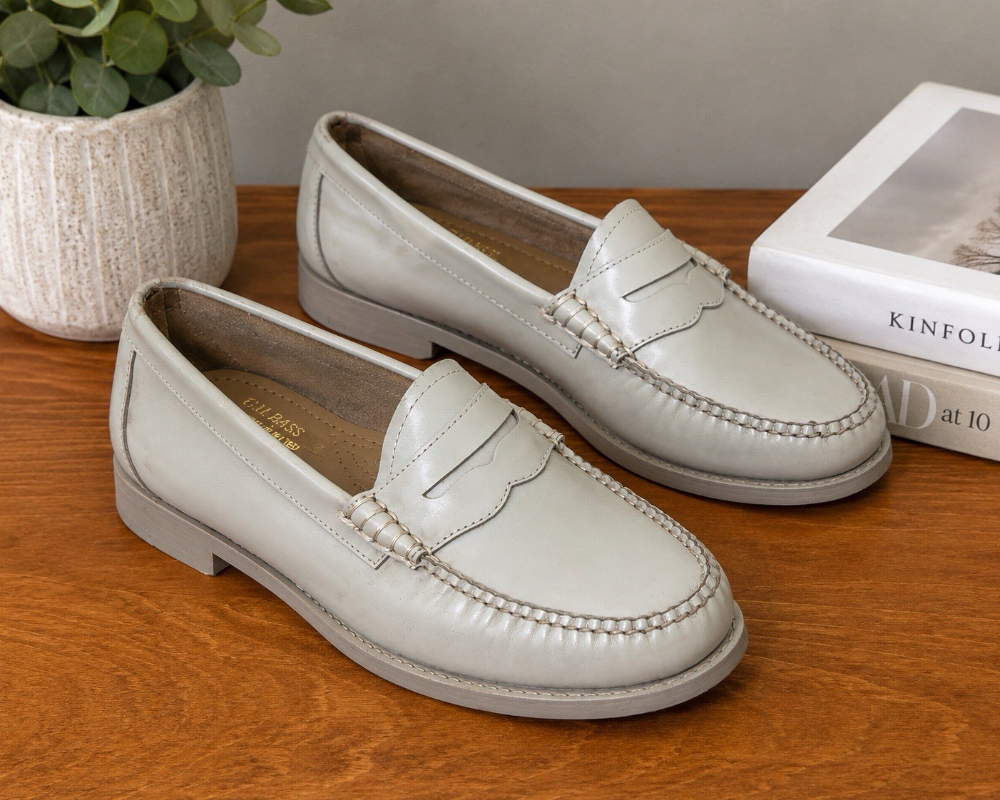 GH Bass Weejuns Whitney Womens 9M Beige Patent Penny Loafers ALL Leather