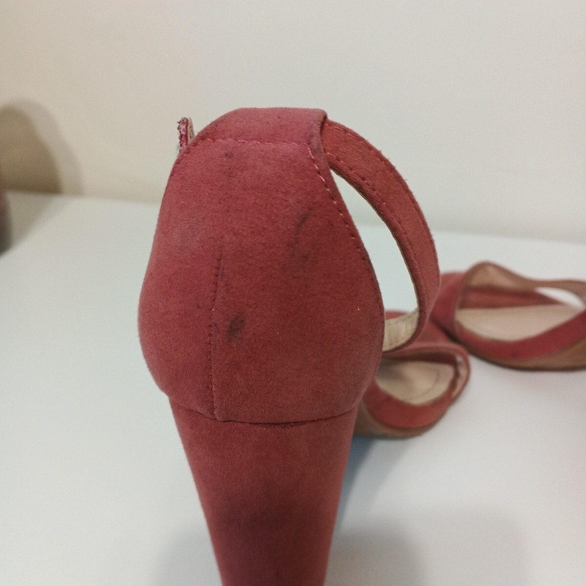 BAMBOO Ankle Strap 4″ Heels Rose Suede Size 7.5