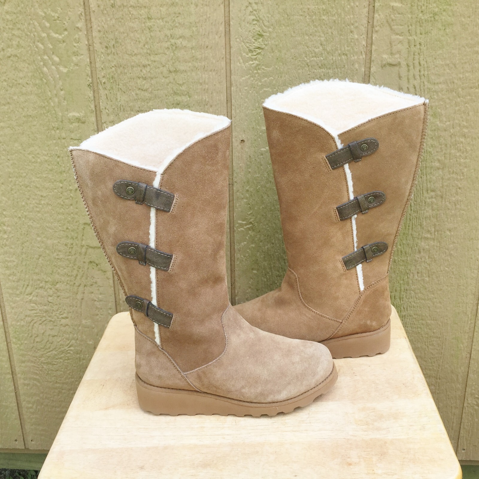 Mismatched Bear Paw Hayden Woman Boots Size US 7 Right & 8 Left Brown Suede NEW