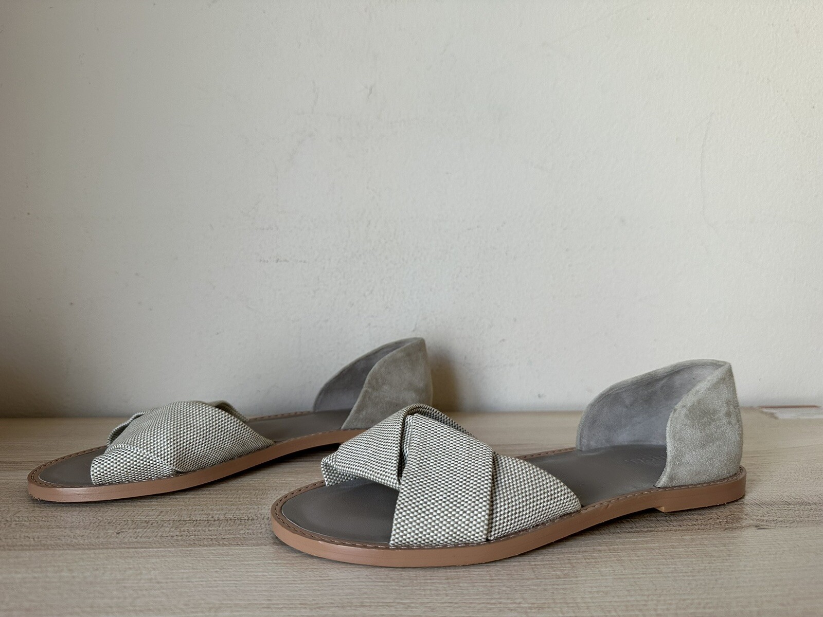 $250 VINCE Womens sz 5.5 IDA taupe suede woven slip on sandals flats