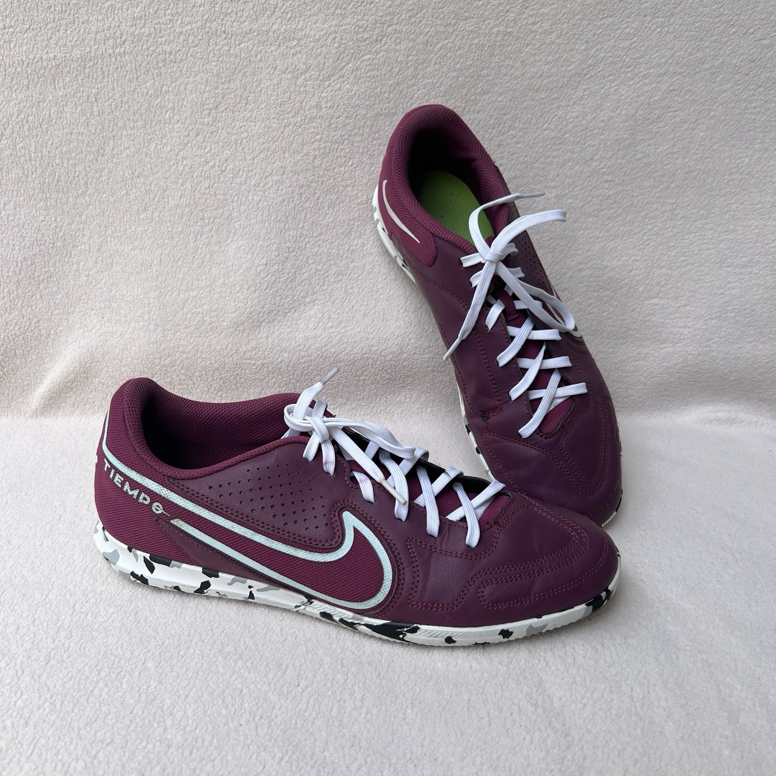 Nike Tiempo Legend 9 Club IC Sneakers Women’s Size 9.5 Rose DA1189-614