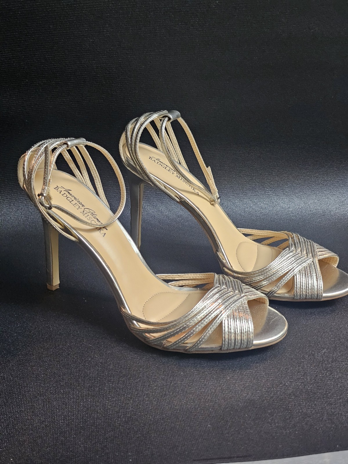Badgley Mischka Silver Strappy Heels Size 10 Evening Wedding Prom Sandal Shoes