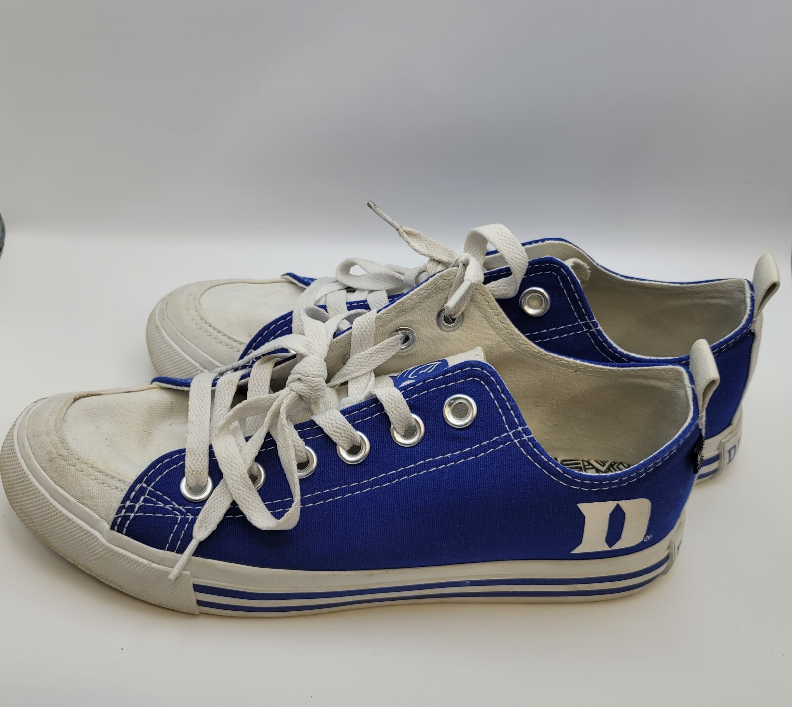 SKICKS Duke Blue Devils Unisex Low Top Sneaker Sz Women 7M