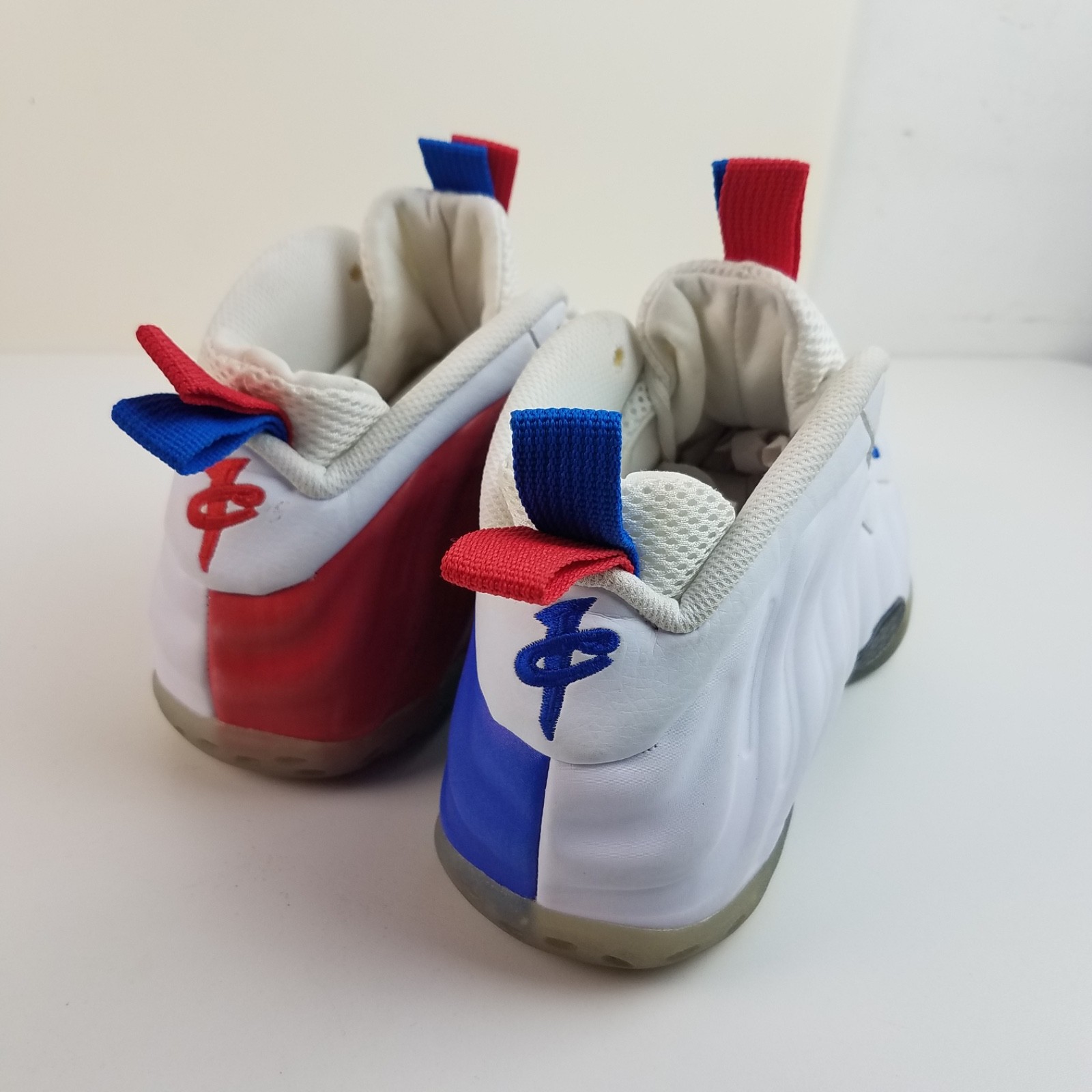 Size 9.5 – Nike Air Foamposite white red blue One USA men