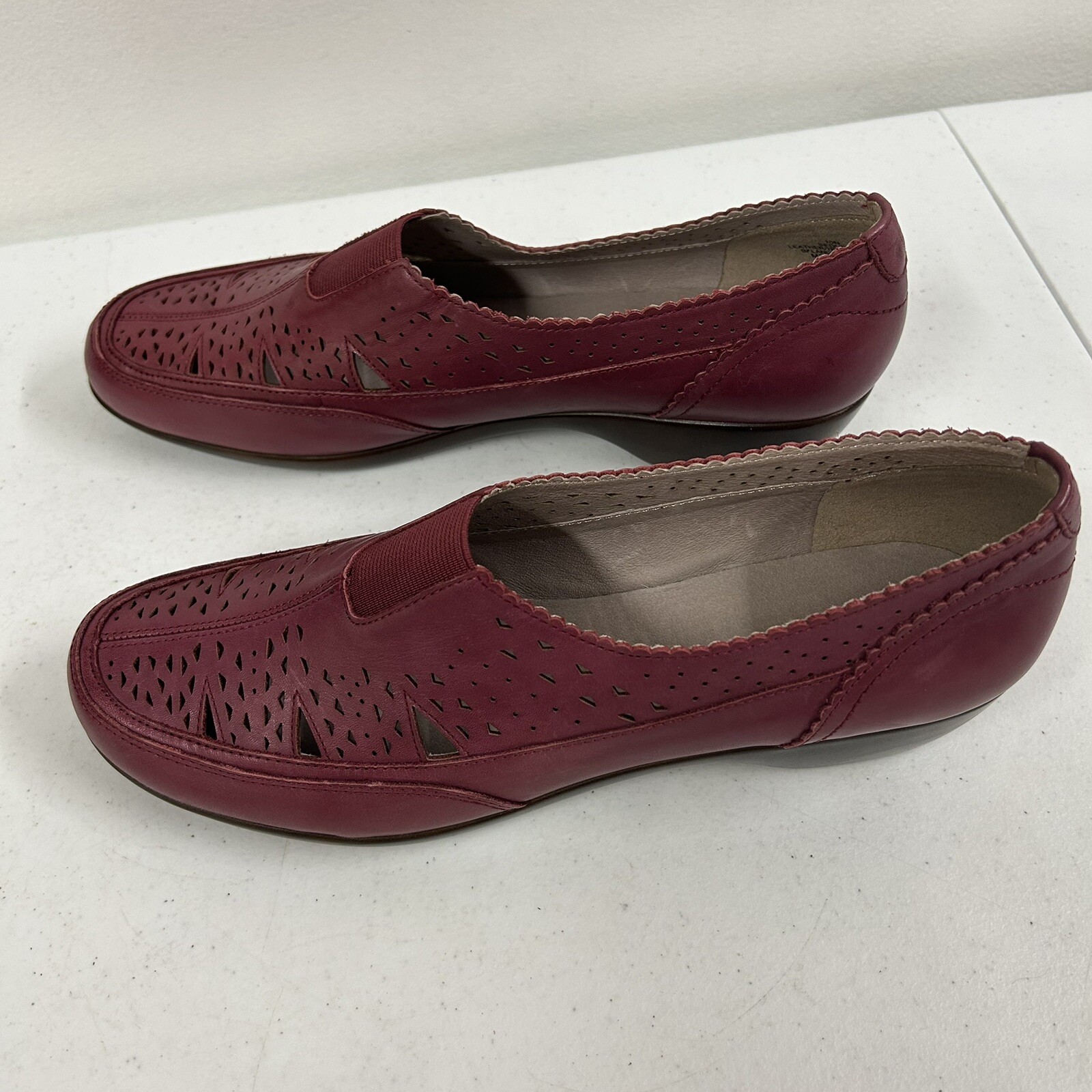 Easy Spirit Daisie Women’s Slip On Loafers Size 10N Purple NEW