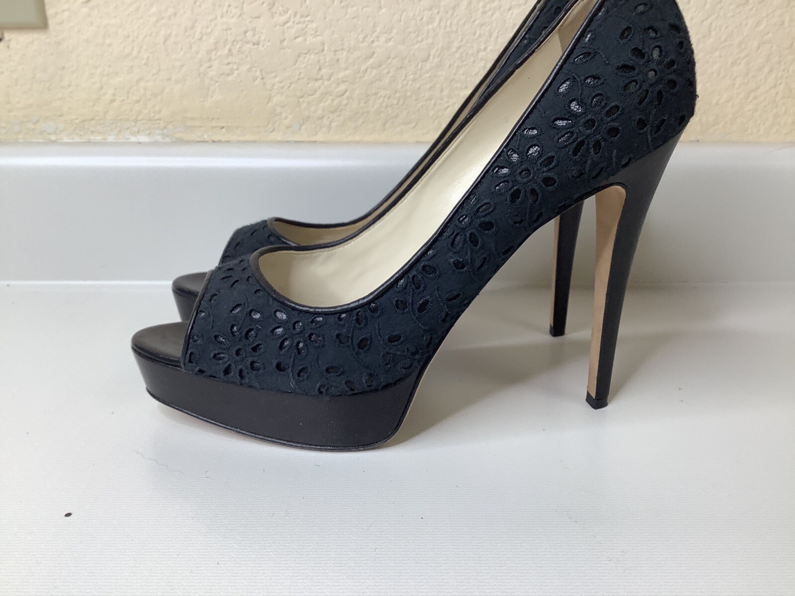 Nicolas Kirkwood Lace Eyelet Platform heels 39.5