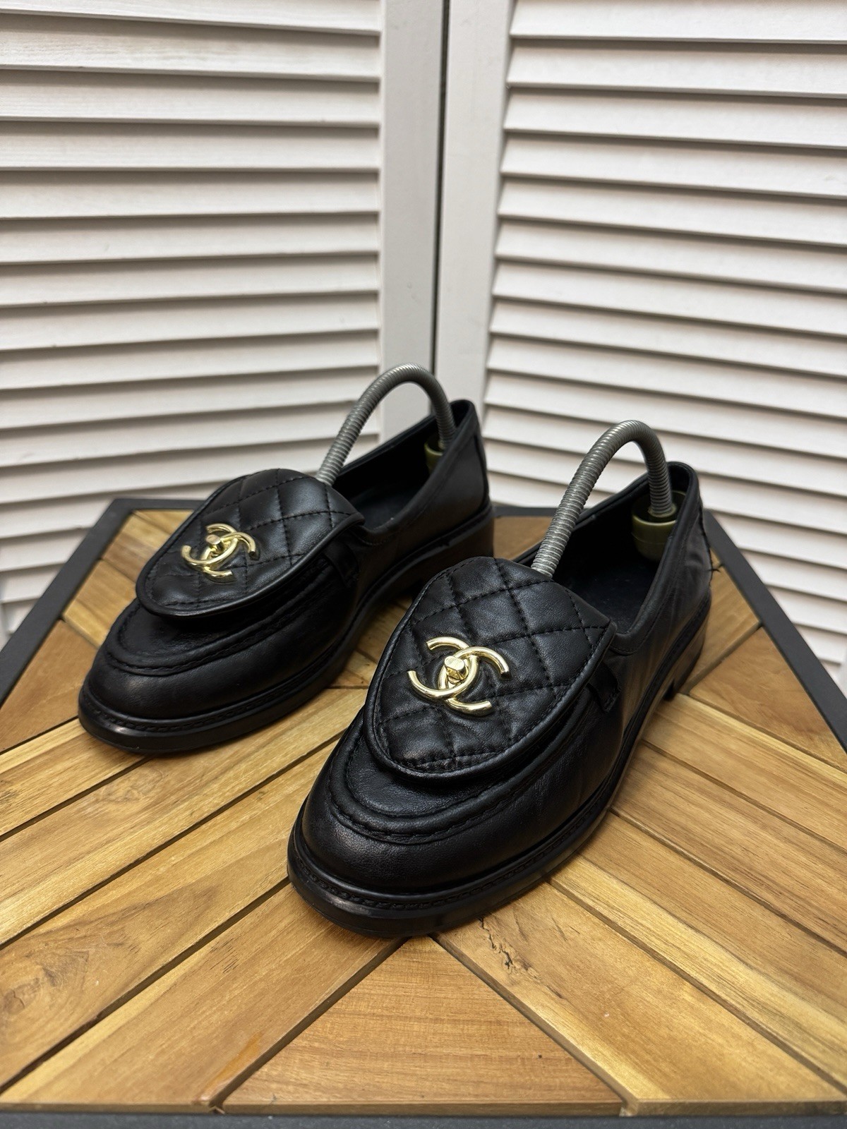 CHANEL Turn Lock Loafers Black Leather Women’s Size us 7,5 eu 38