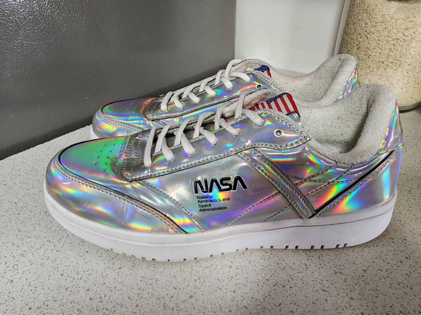 NASA Shiny Iridescent Shoes Womens Capsule Astronaut Space reflective – Size 9M